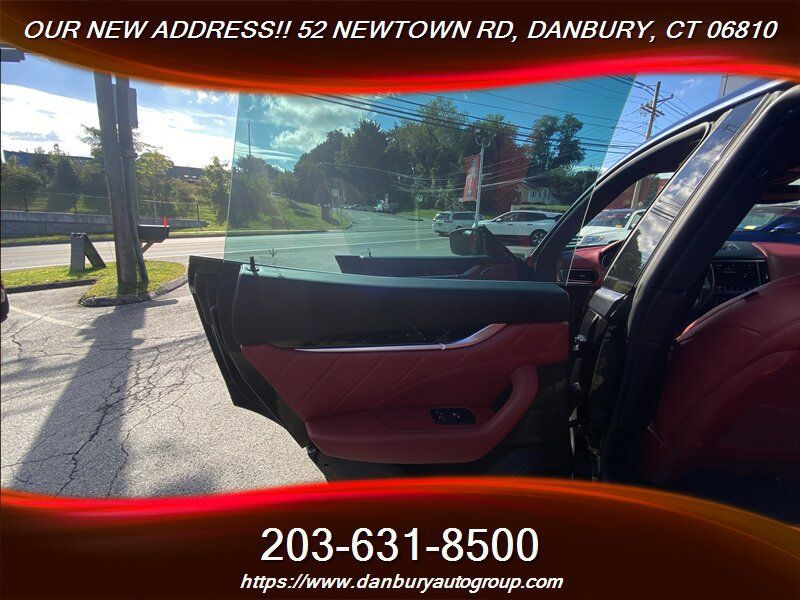Used 2021 Maserati Levante AWD/4WD image 23