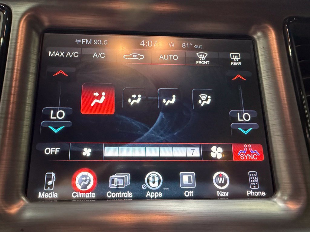 Used 2016 Dodge Challenger SXT w/ Driver Convenience Group RWD image 21