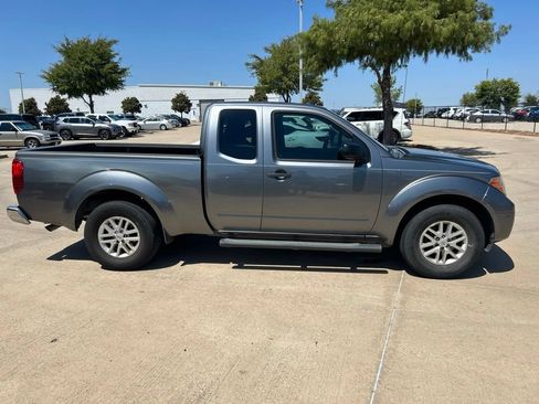 Used 2016 Nissan Frontier SV RWD image 6