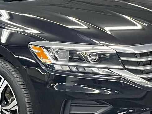 Used 2021 Volkswagen Passat 2.0T SE image 39