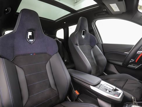 Certified 2025 BMW X1 M35i w/ Premium Package image 31