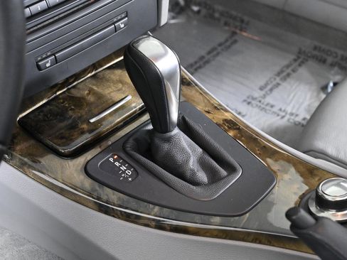 Used 2008 BMW 335i Convertible image 21