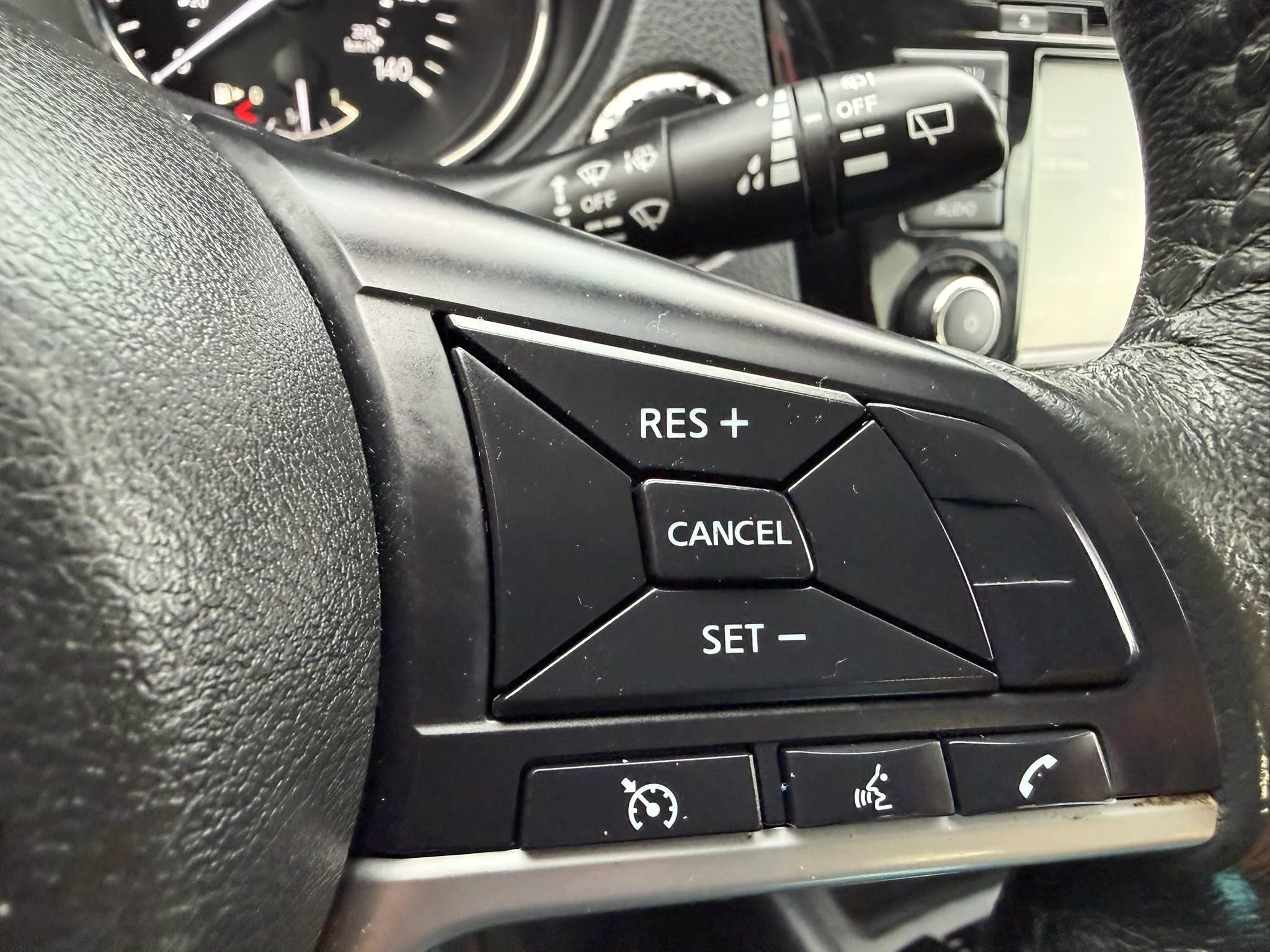 Used 2019 Nissan Rogue SV FWD image 18