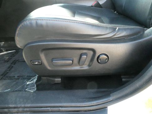 Used 2018 Toyota Highlander Limited image 17