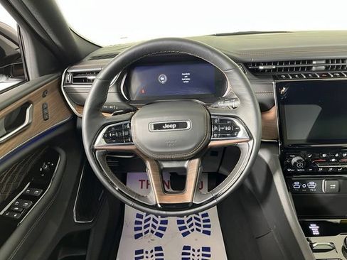 Used 2023 Jeep Grand Cherokee Summit AWD/4WD image 20