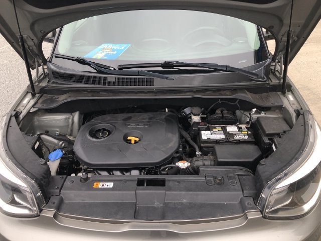 Used 2017 Kia Soul + FWD image 12