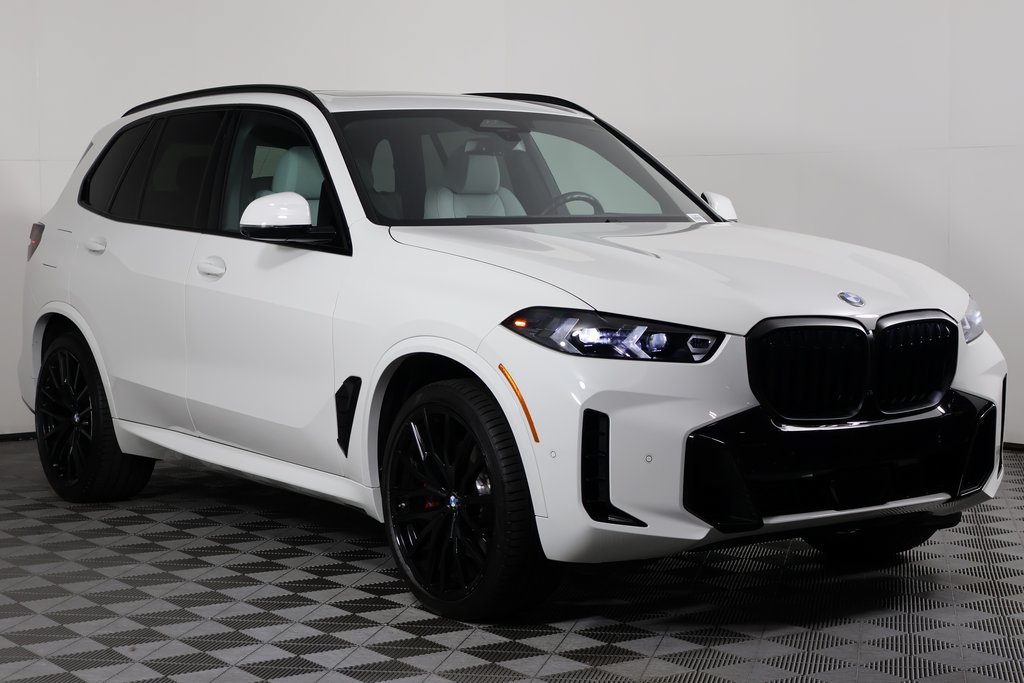 Used 2024 BMW X5 sDrive40i w/ M Sport Package RWD image 3