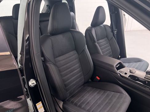 New 2025 Mitsubishi Outlander SE image 16