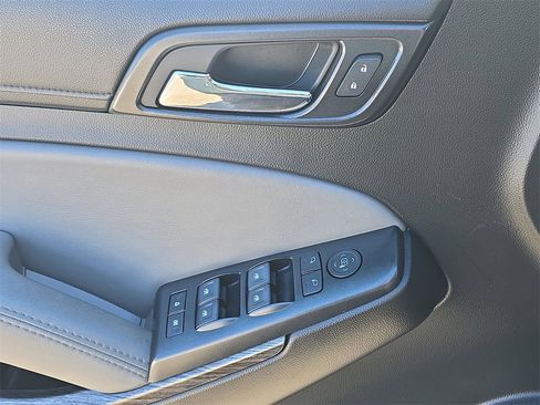 Certified 2017 Chevrolet Suburban LT image 24