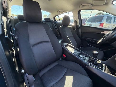 Used 2018 MAZDA MAZDA3 Sport image 19
