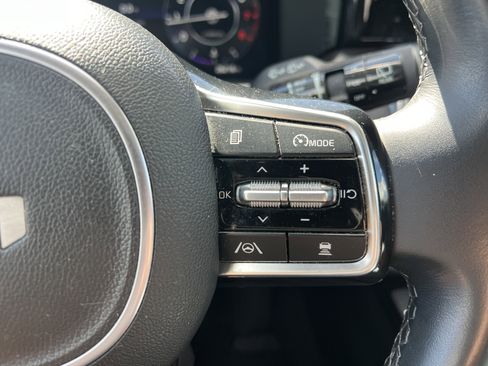 Certified 2023 Kia Sorento SX image 27