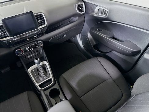 Certified 2026 Hyundai Venue SE image 25