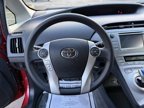 Used 2013 Toyota Prius Three image 18