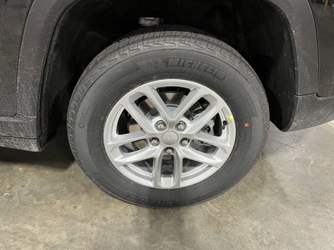 New 2026 Jeep Grand Cherokee Laredo X AWD/4WD image 25