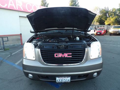 Used 2012 GMC Yukon XL SLT w/ SLT-2 Equipment Package image 13