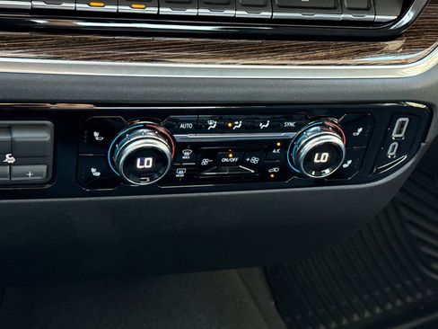 Used 2026 GMC Sierra 1500 SLE image 25