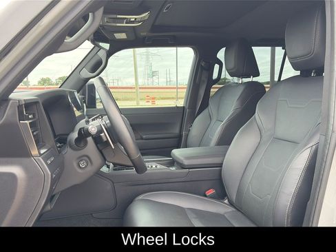 Used 2025 Lexus GX 550 w/ Accessory Package (Z1) AWD/4WD image 15