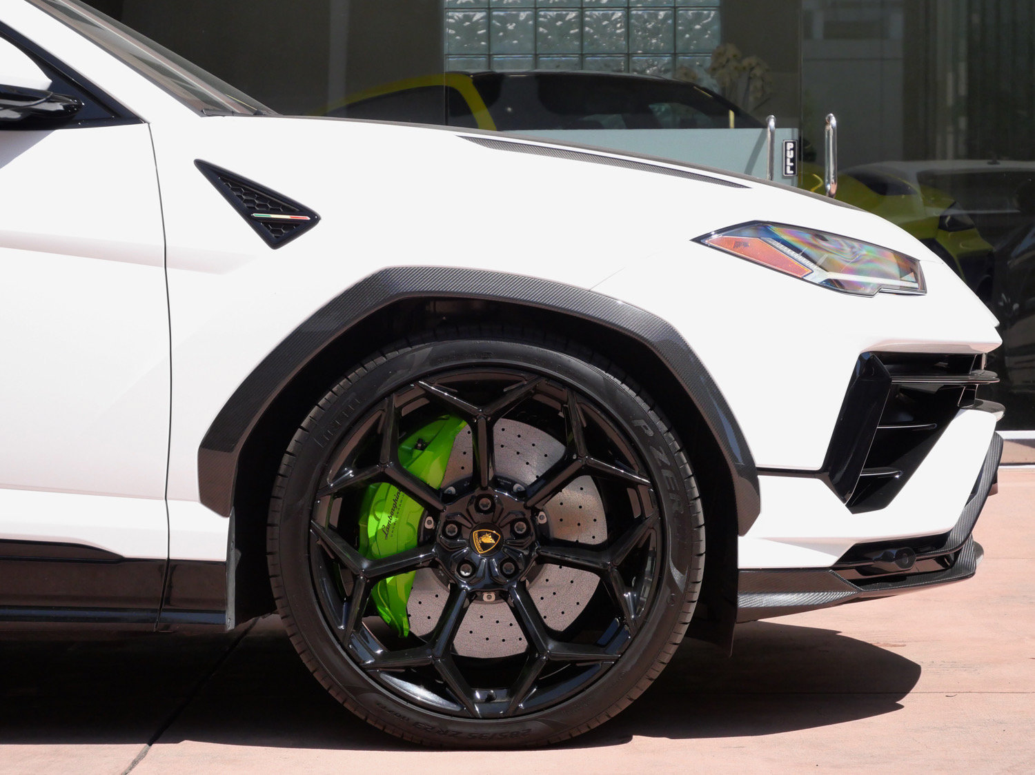 Used 2024 Lamborghini Urus Performante AWD/4WD image 9