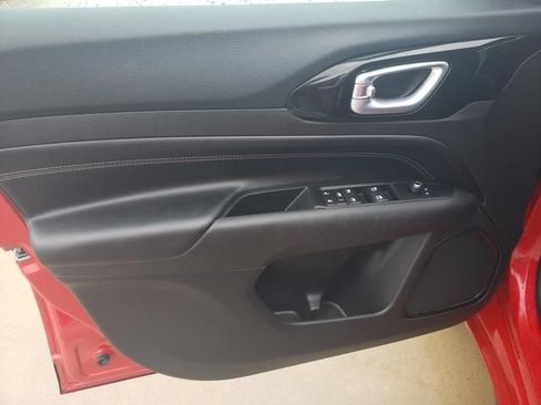 Used 2022 Jeep Compass Limited AWD/4WD image 12