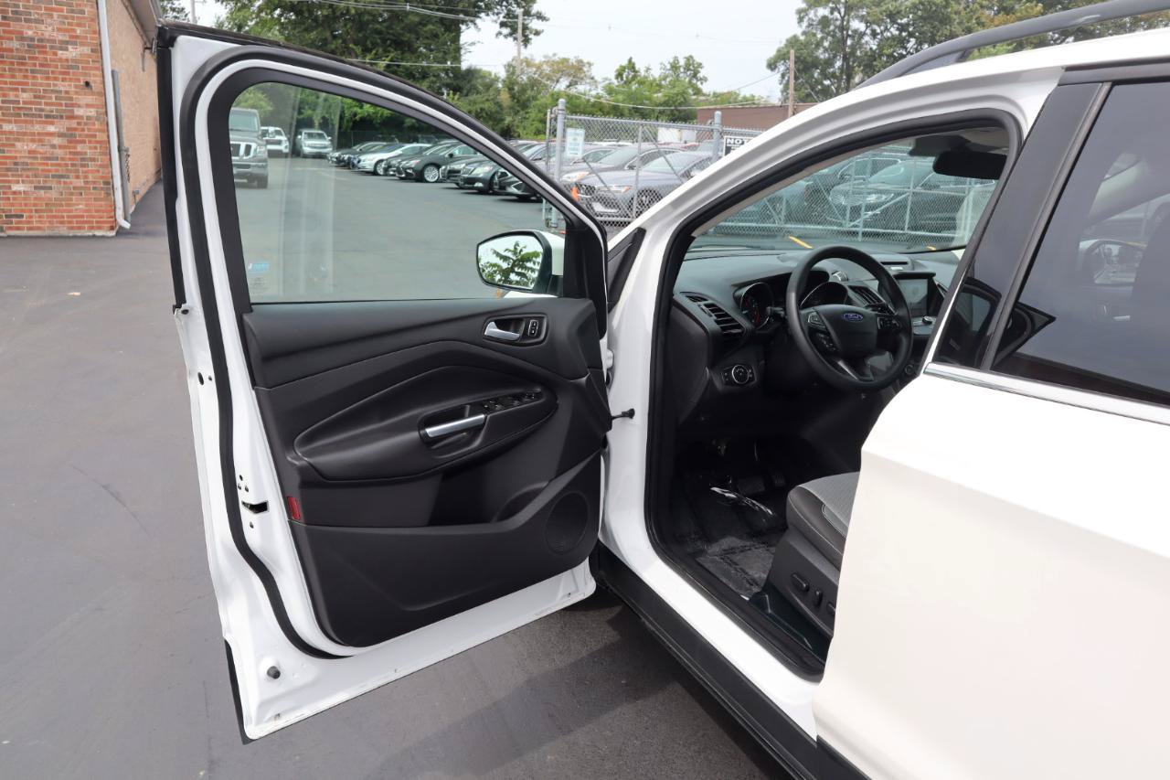 Used 2017 Ford Escape SE w/ Equipment Group 201A AWD/4WD image 19