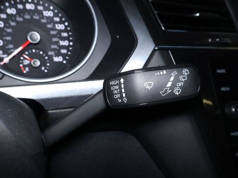 Used 2021 Volkswagen Tiguan SE R-Line w/ 3rd Row Seat Package image 25