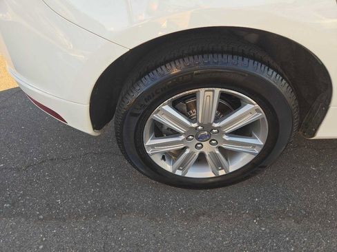 Used 2016 Volvo XC60 T6 w/ Proximity Package FWD image 13