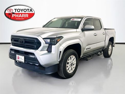 Used 2025 Toyota Tacoma SR5 image 1