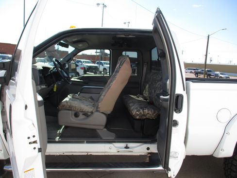Used 2001 Ford F250 Lariat AWD/4WD image 15
