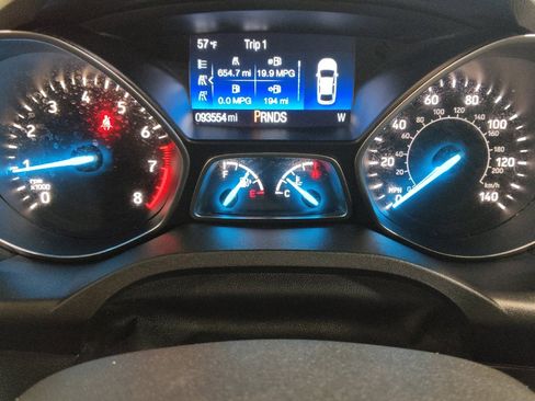 Used 2017 Ford Escape SE w/ Equipment Group 201A FWD image 23