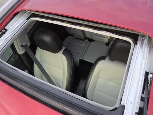 Used 2019 Chevrolet Trax Premier FWD image 3