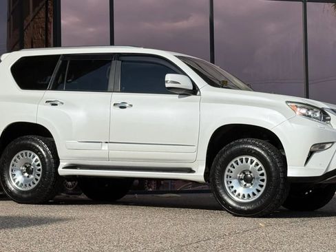 Used 2014 Lexus GX 460 w/ Premium Package AWD/4WD image 16