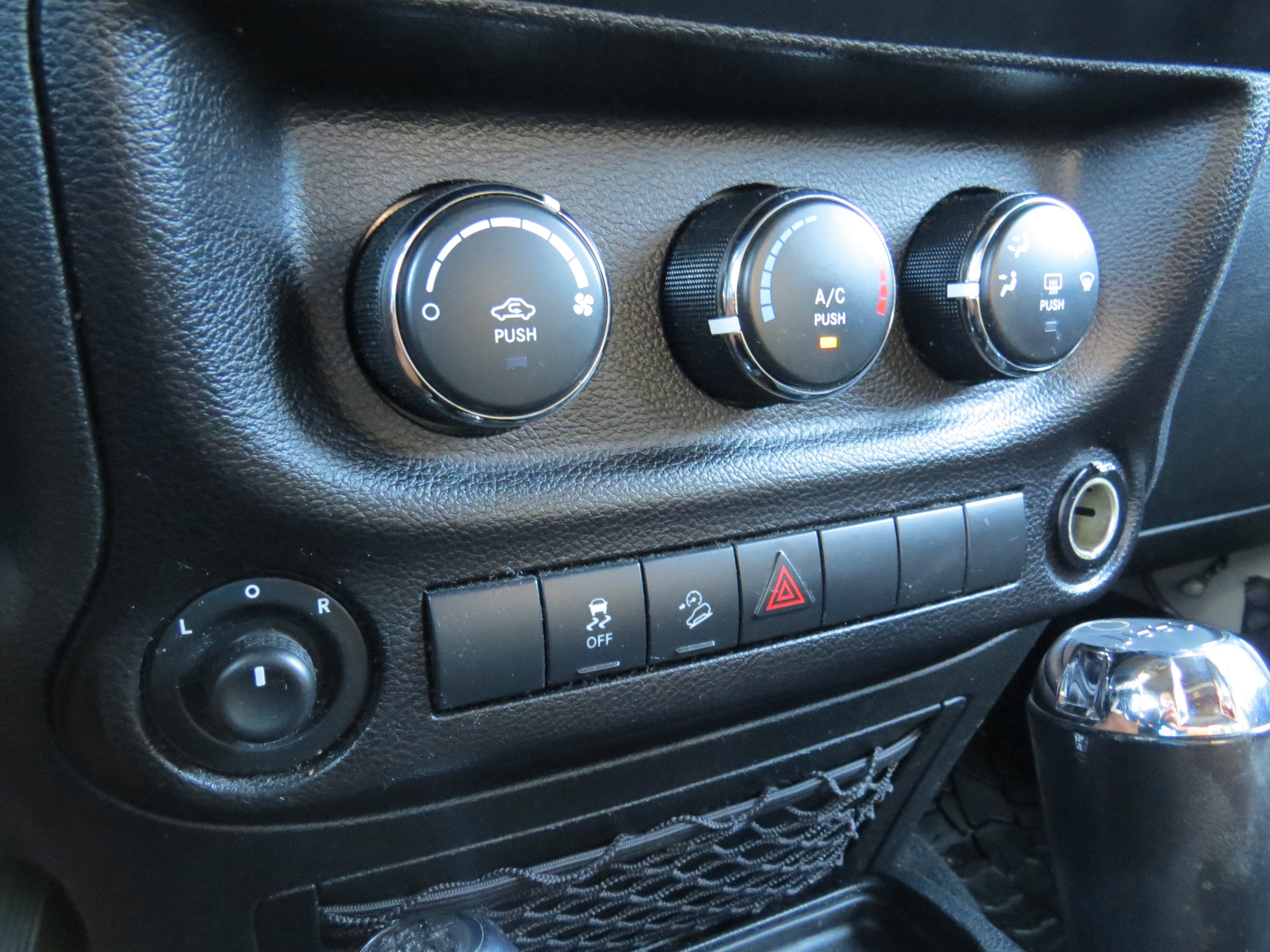 Used 2018 Jeep Wrangler Unlimited Sport S AWD/4WD image 19