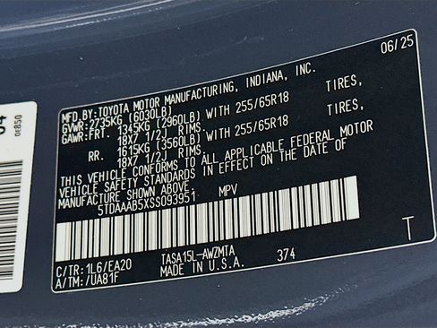 Used 2025 Toyota Grand Highlander AWD image 12