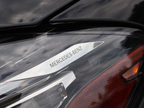 Used 2019 Mercedes-Benz E 450 4MATIC Sedan w/ Premium Package image 27