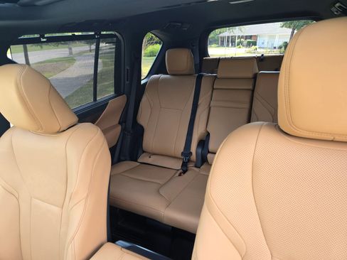 Used 2024 Lexus LX 600 4WD w/ Luxury Package image 10