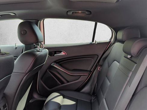 Used 2019 Mercedes-Benz GLA 250 image 18