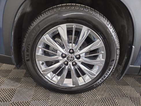 Used 2024 Toyota Grand Highlander AWD image 34
