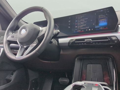 Used 2025 BMW X1 xDrive28i image 10