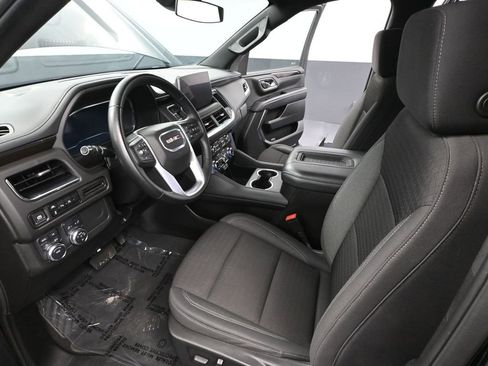 Used 2024 GMC Yukon XL SLE image 21