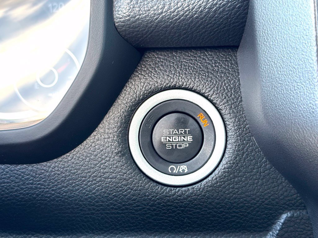 Used 2026 RAM 1500 Laramie AWD/4WD image 32