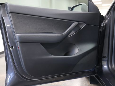 Used 2021 Tesla Model Y Performance image 19