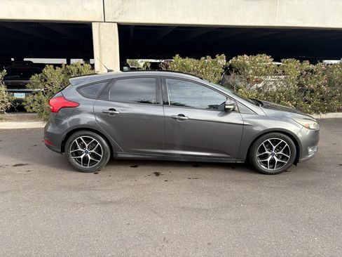 Used 2018 Ford Focus SEL image 3