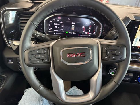 Used 2025 GMC Sierra 2500 SLE w/ SLE Value Package; AWD/4WD image 27