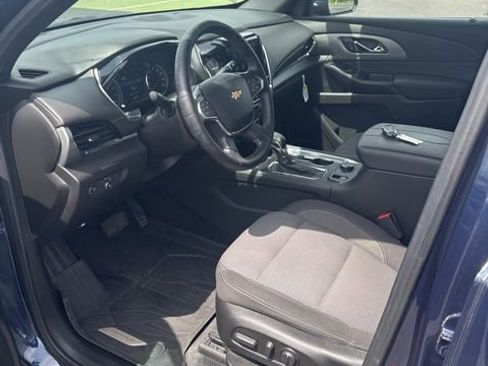Used 2023 Chevrolet Traverse LT w/ Rear Camera Mirror Package AWD/4WD image 13