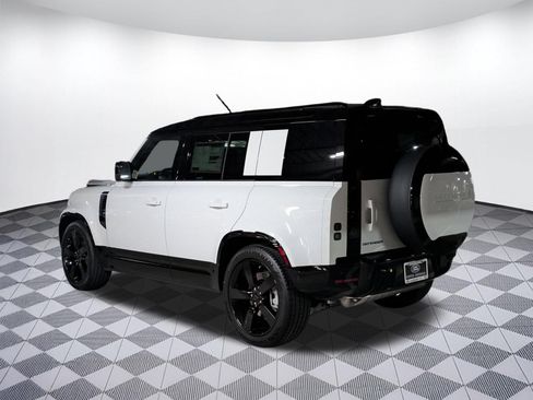 New 2026 Land Rover Defender 110 X-Dynamic SE AWD/4WD image 3