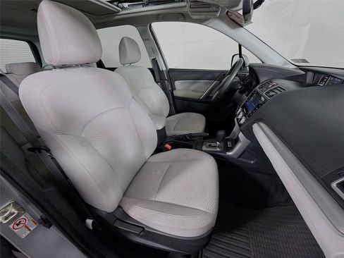Used 2018 Subaru Forester 2.5i Premium AWD/4WD image 29