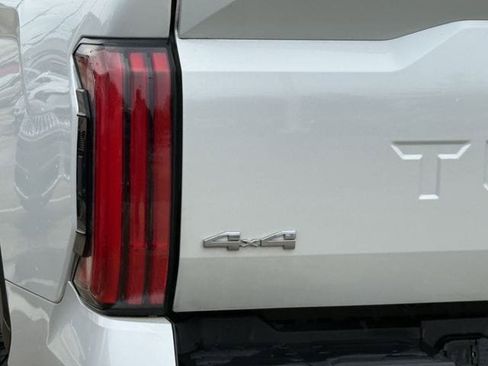 Used 2023 Toyota Tundra Limited AWD/4WD image 6