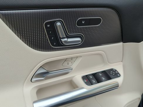 Used 2022 Mercedes-Benz GLA 250 4MATIC image 8