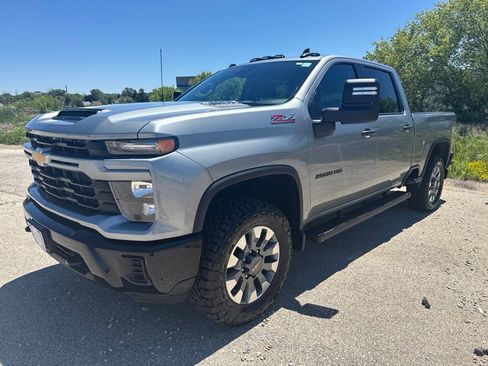 Used 2024 Chevrolet Silverado 2500 Custom w/ Custom Convenience Package AWD/4WD image 5