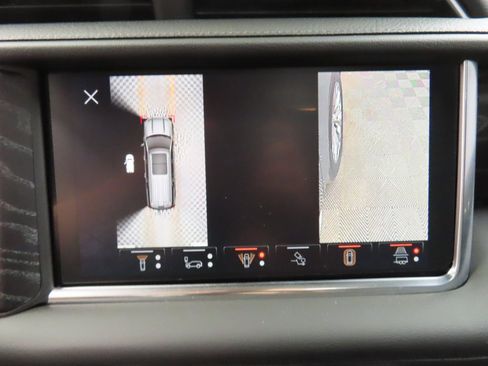 Used 2024 GMC Yukon Denali w/ Denali Reserve Package image 17